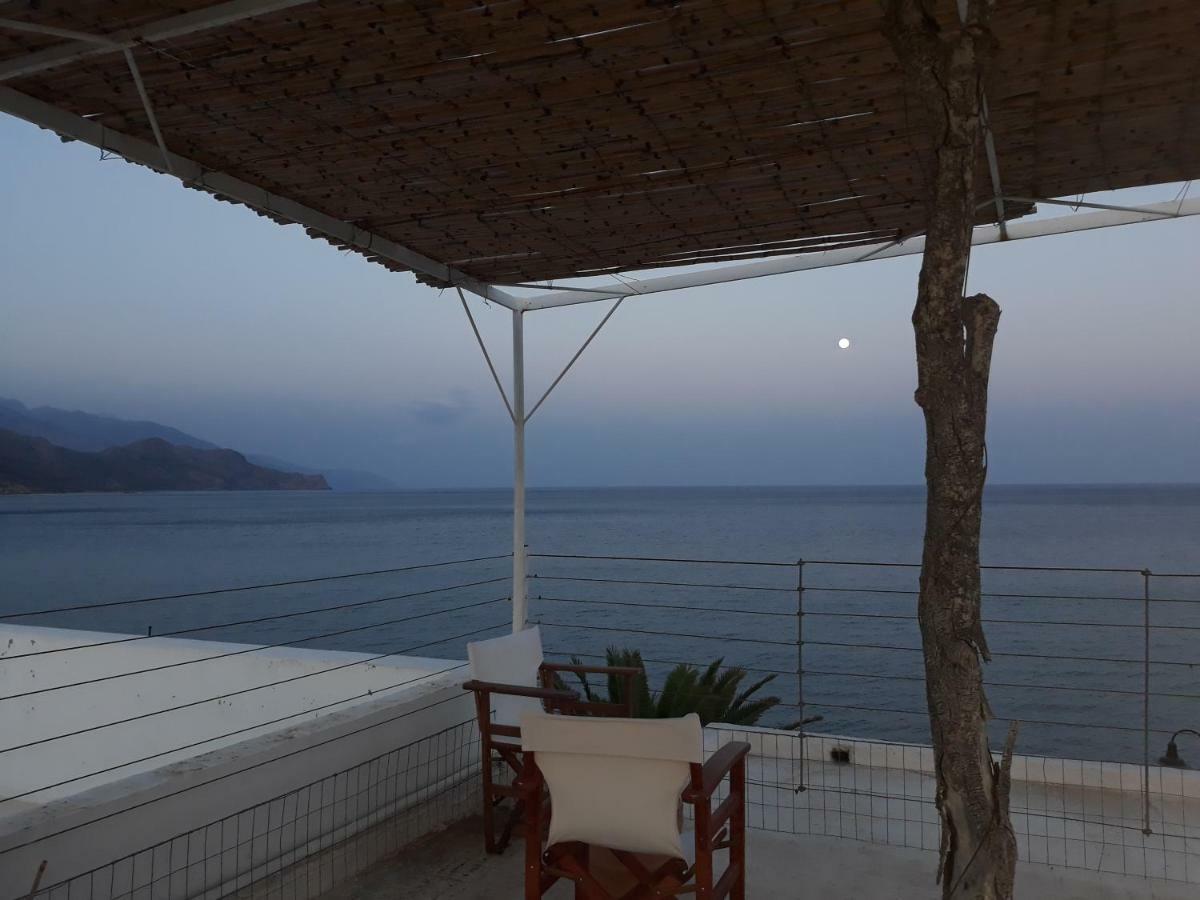 Christos Rooms Палеохора Екстер'єр фото